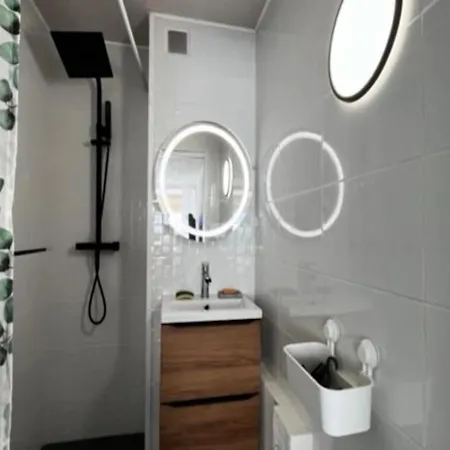 For 5 People Apartment Le Grau-du-Roi